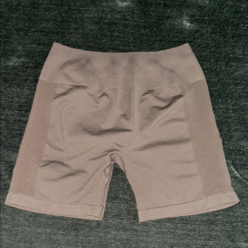 Aurola intensify Large chestnut brown